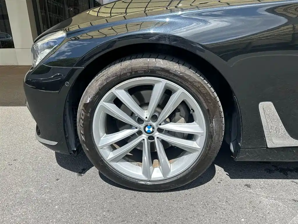 BMW 7 Series 2019 — фото 12