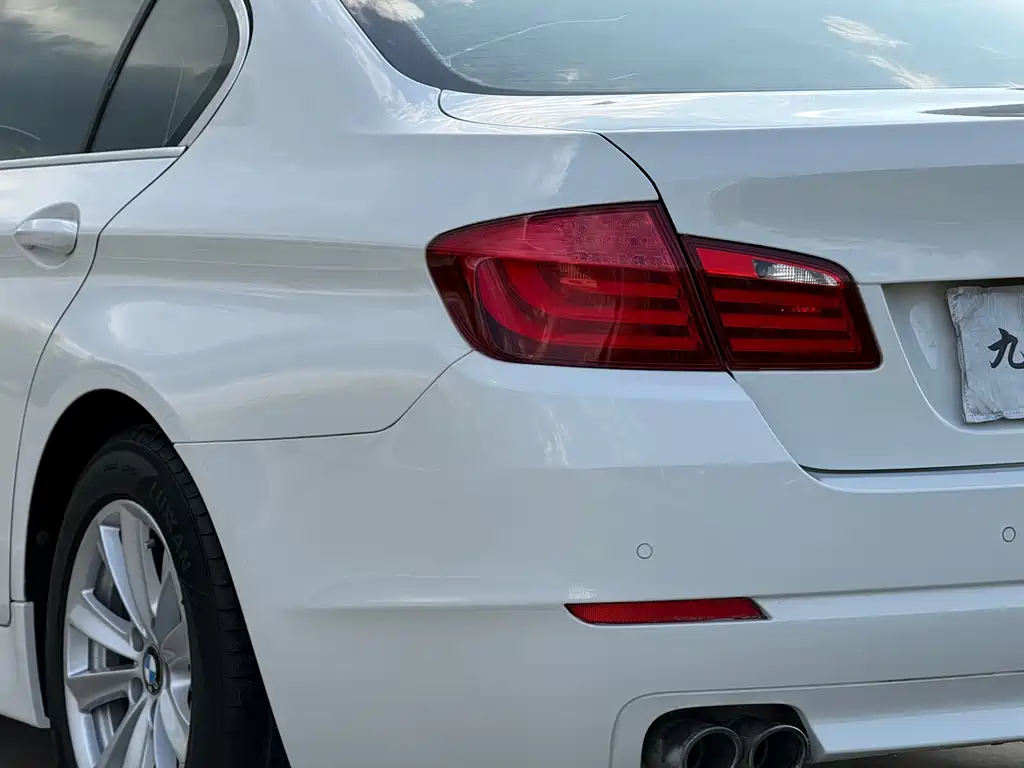 BMW 5 Series 2012 — фото 13