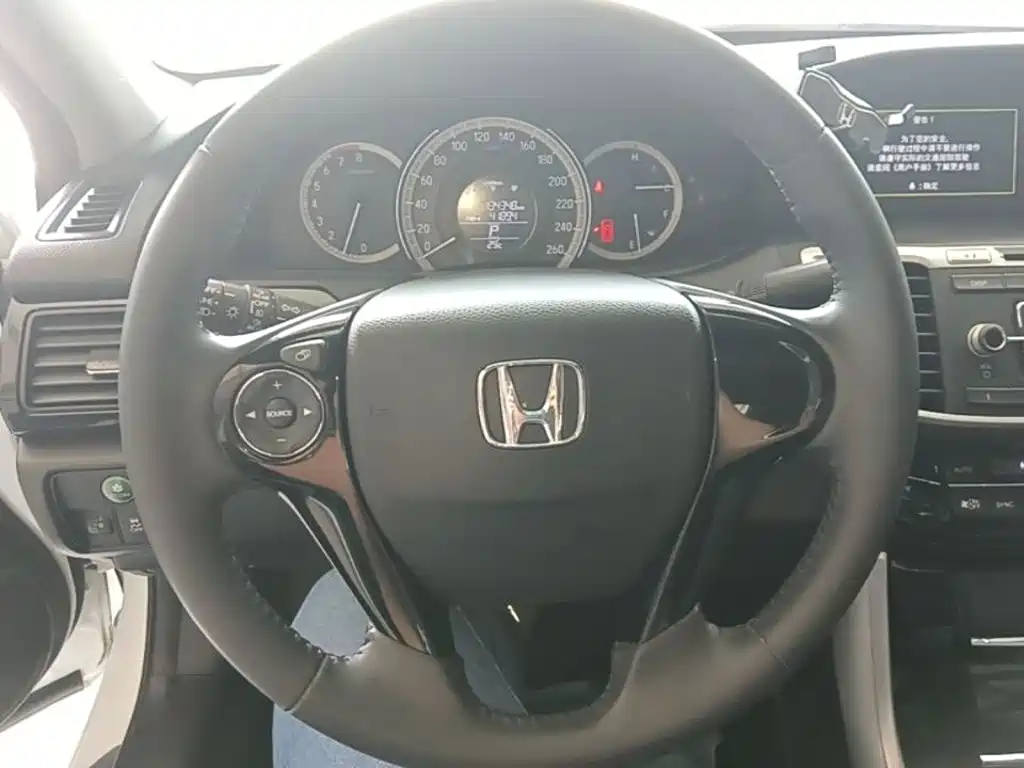 Honda Accord 2016 — фото 7