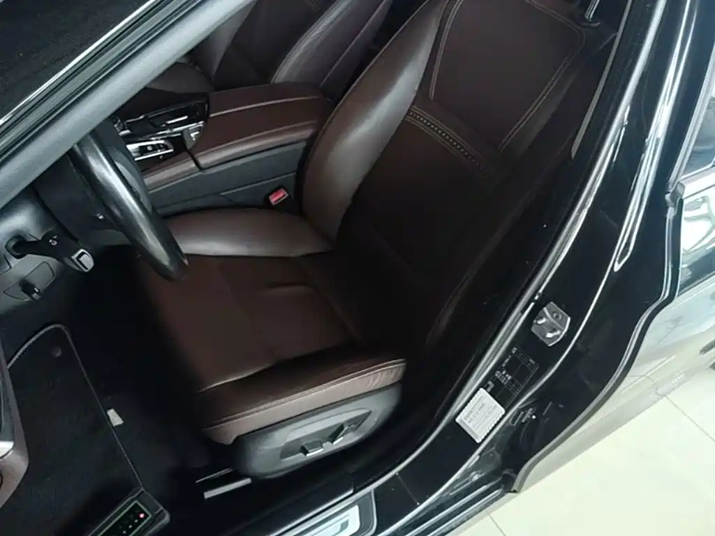 BMW 5 Series 2017 — фото 15