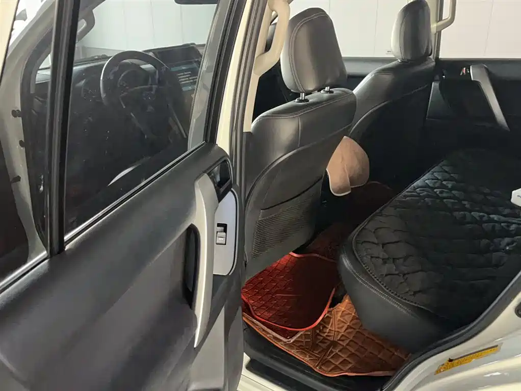 Toyota Prado 2015 — фото 16