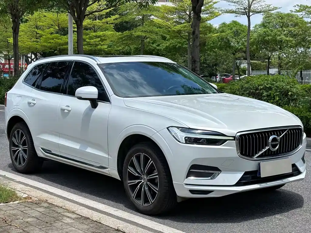 Volvo XC60 2021 — фото 13