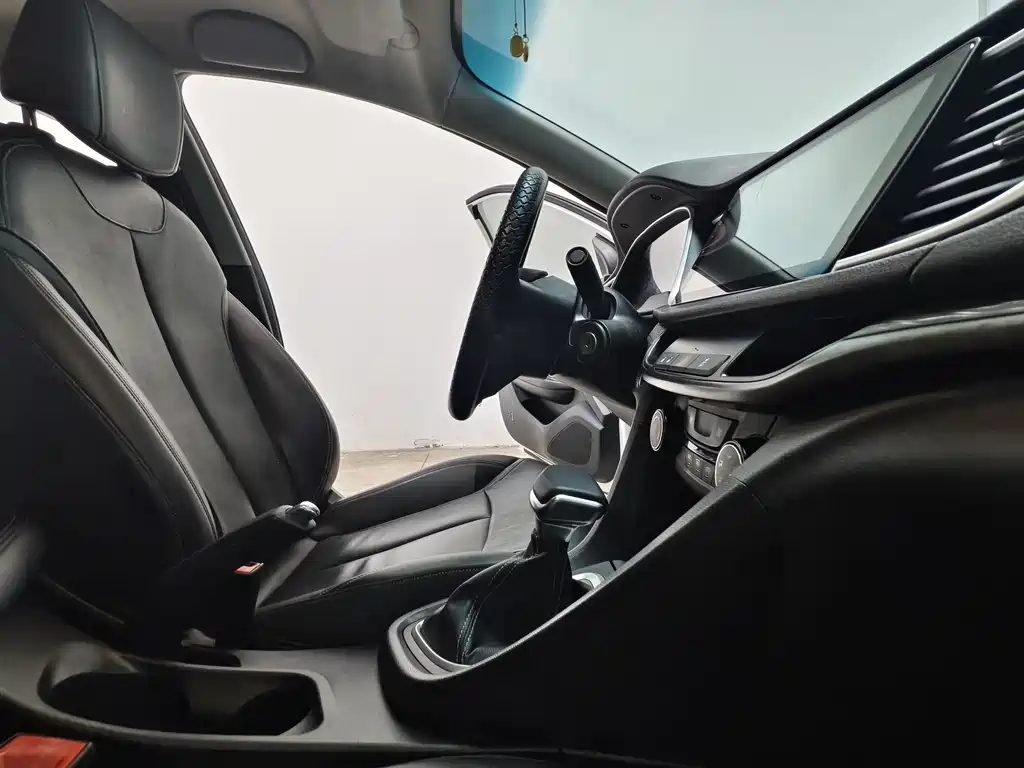Buick Excelle GT 2018 — фото 15