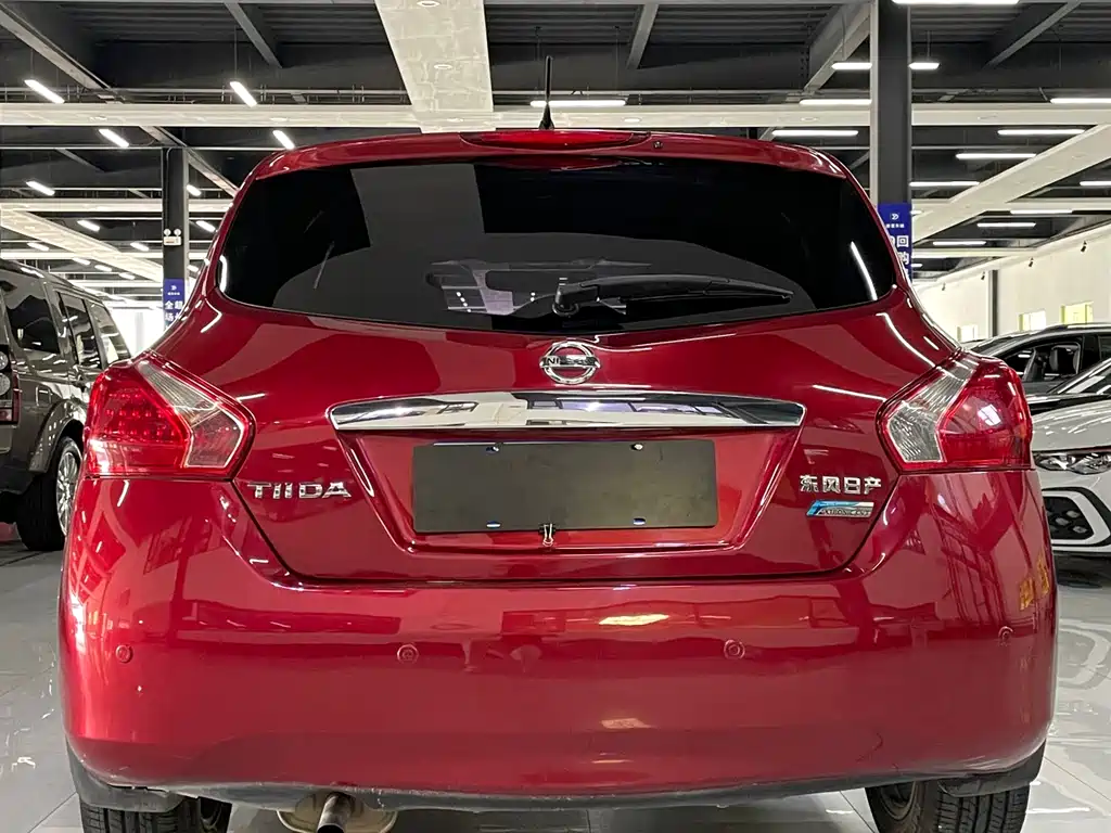 Nissan Tiida 2013