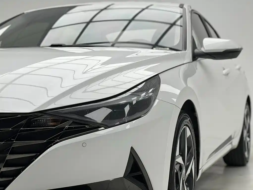 Hyundai Elantra 2022