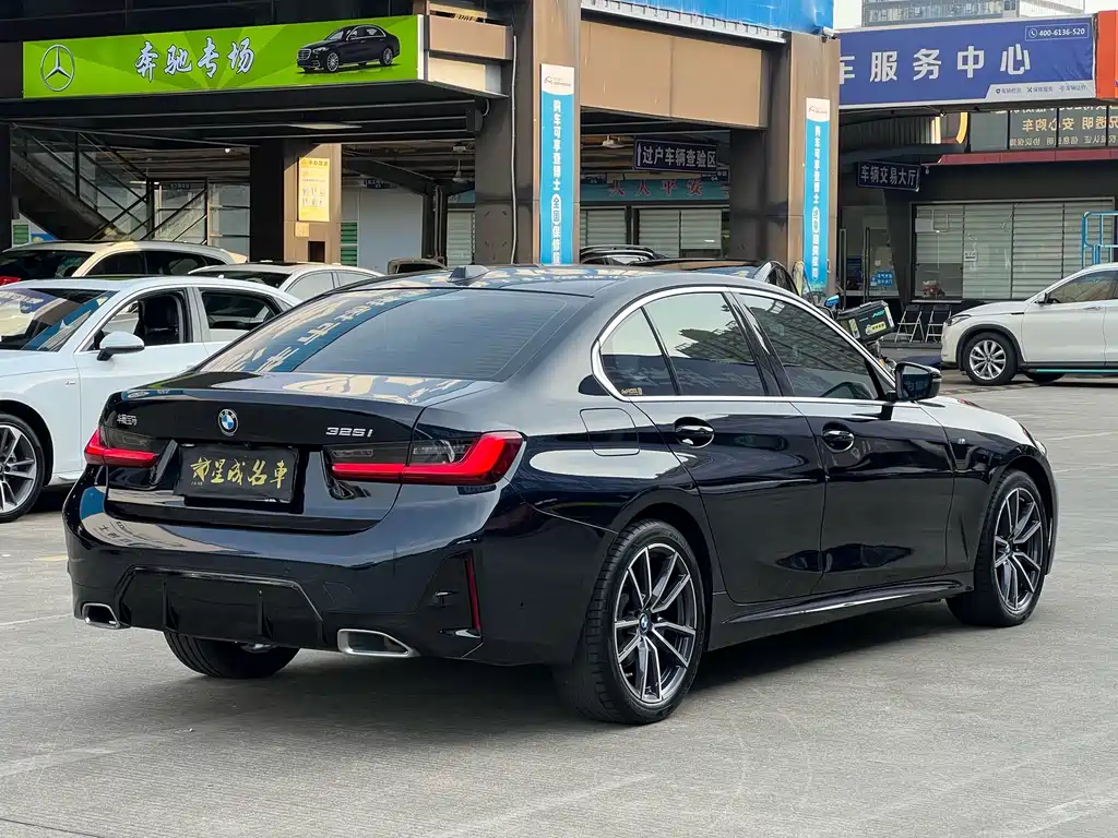 BMW 3 Series 2025 — фото 18