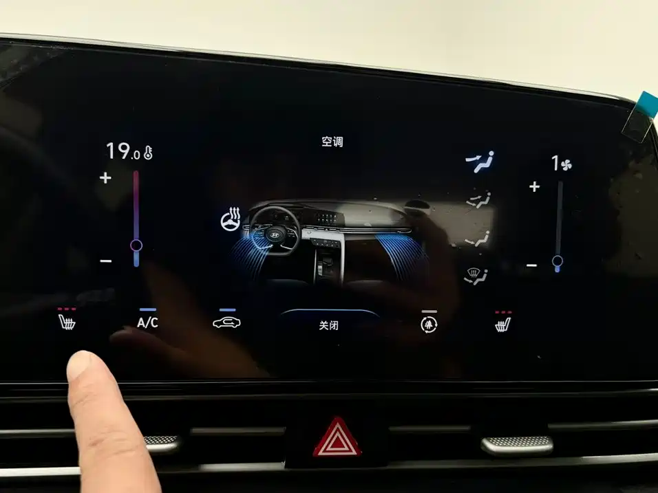 Hyundai Elantra 2022