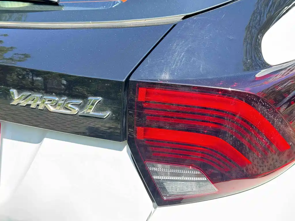 Toyota Yaris L 2023 — фото 19