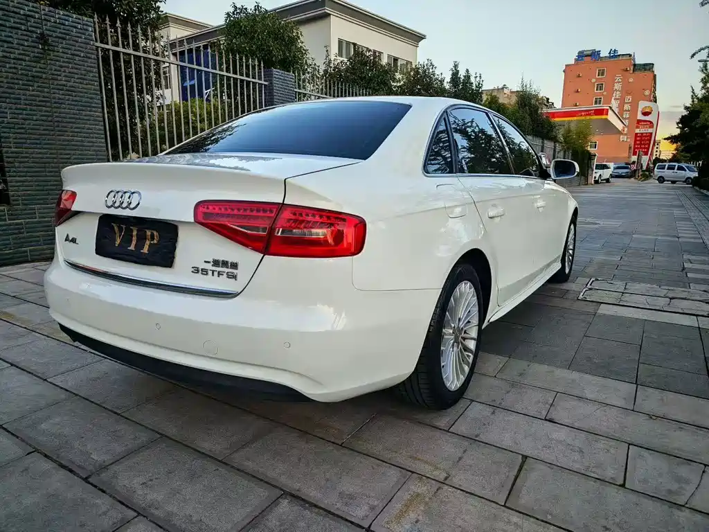 Audi A4L 2014