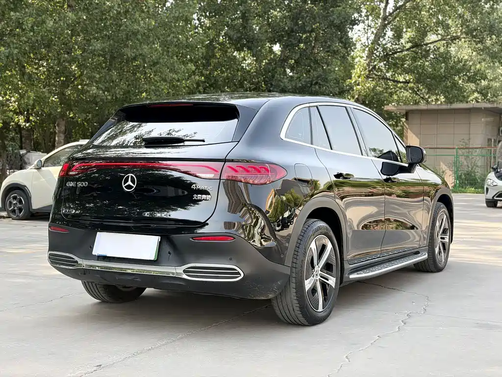 Mercedes-Benz EQE SUV 2024 — фото 4