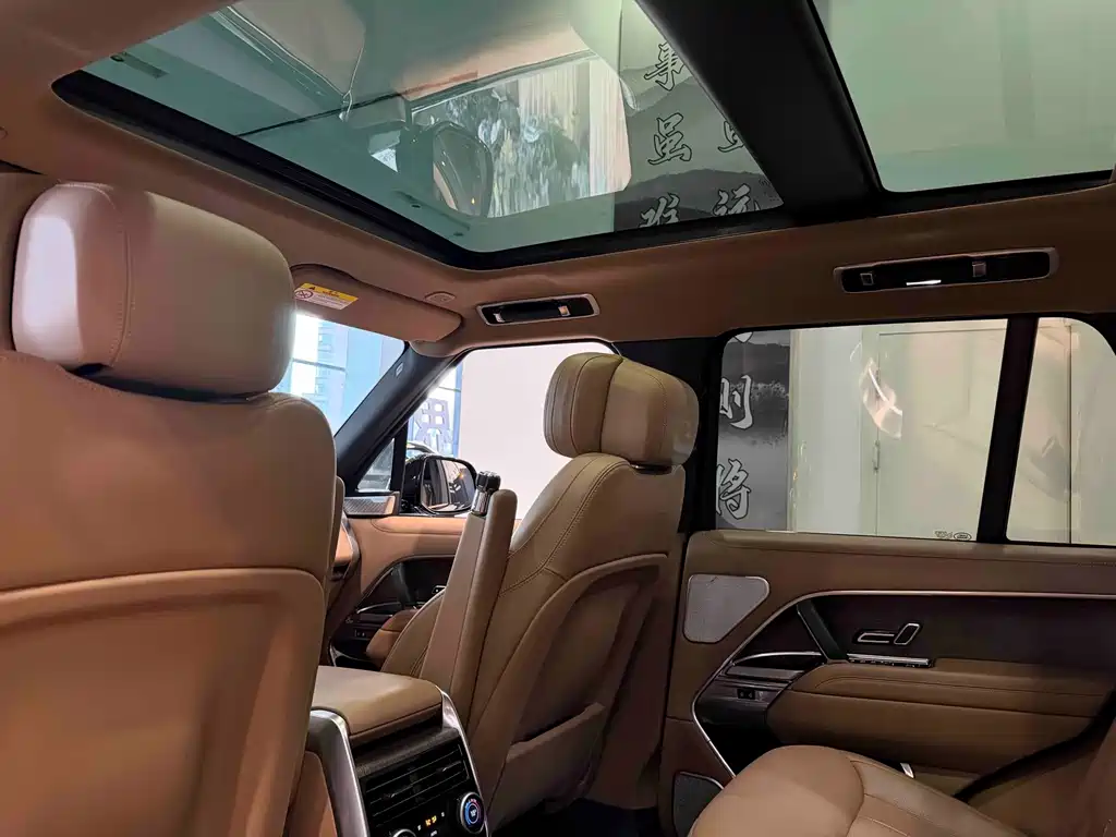Land Rover Range Rover 2025 — фото 17