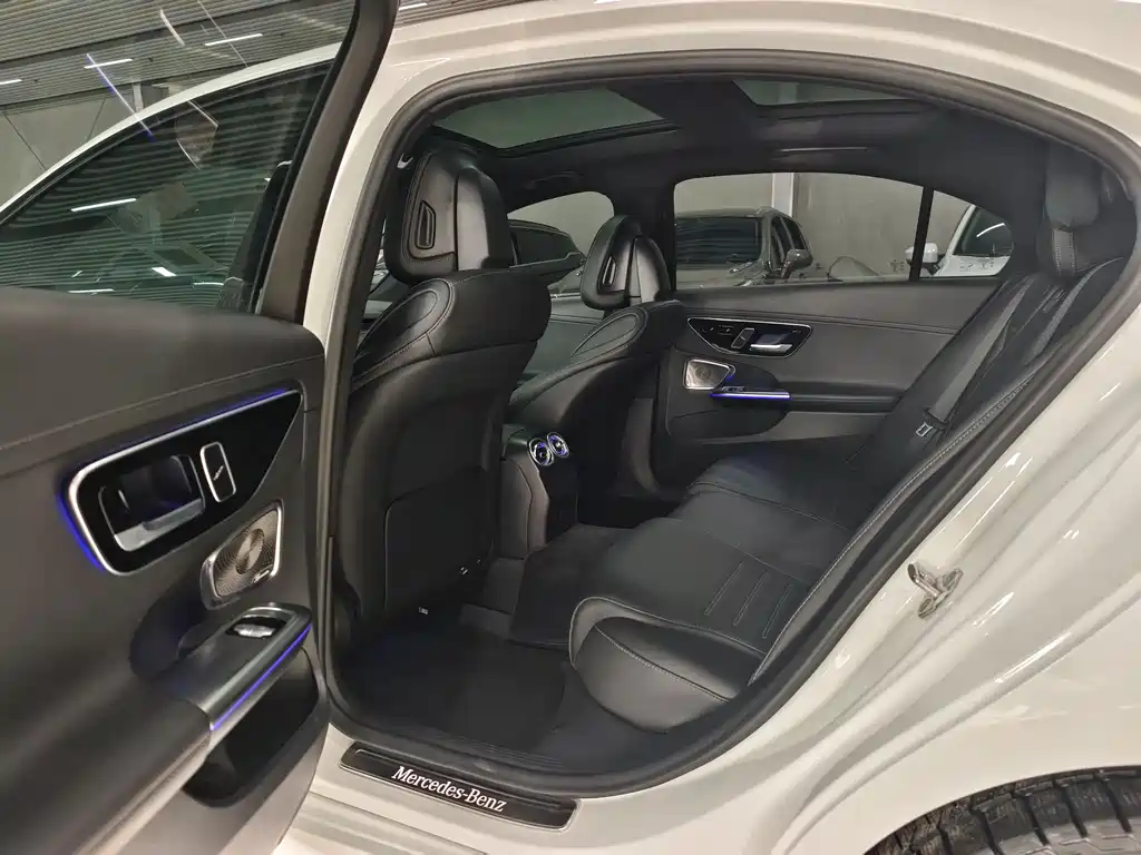 Mercedes-Benz C-Class 2022 — фото 9