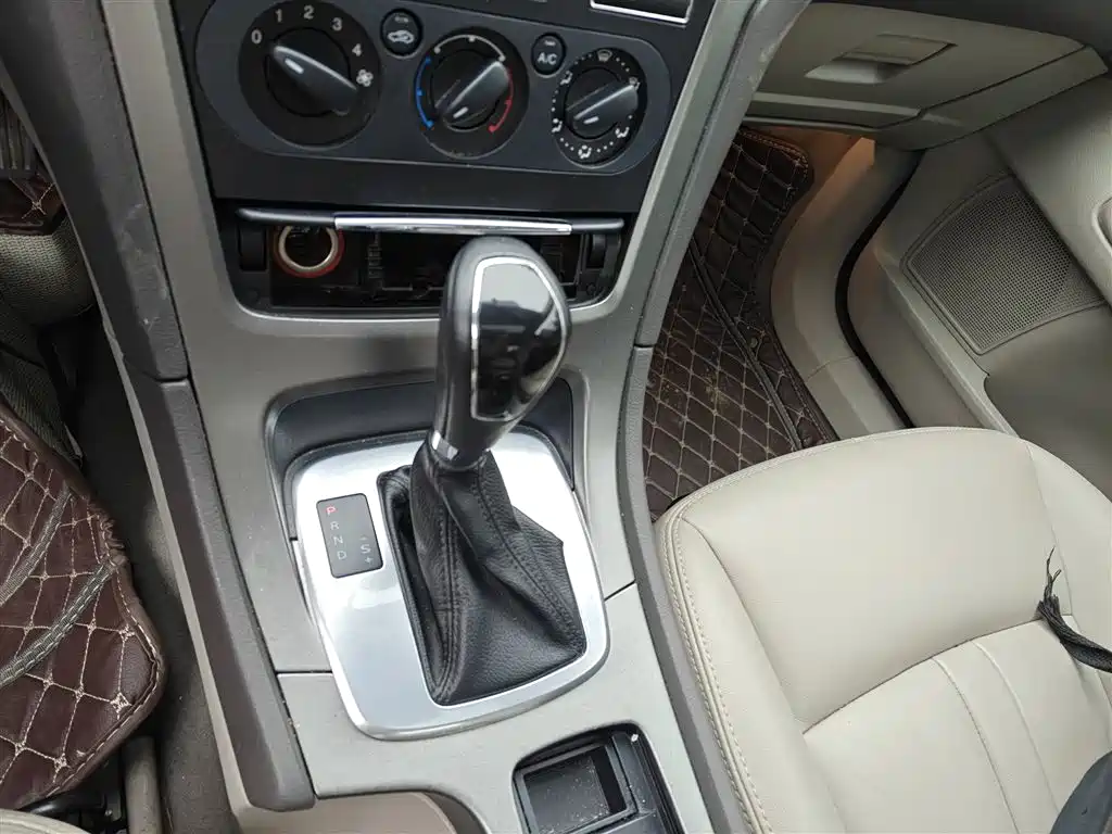 Ford Mondeo 2015 — фото 10
