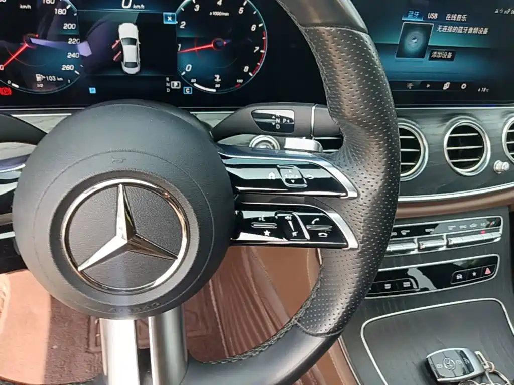 Mercedes-Benz E-Class 2022 — фото 14