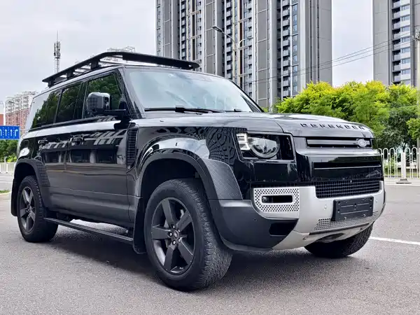 Land Rover Defender 2021