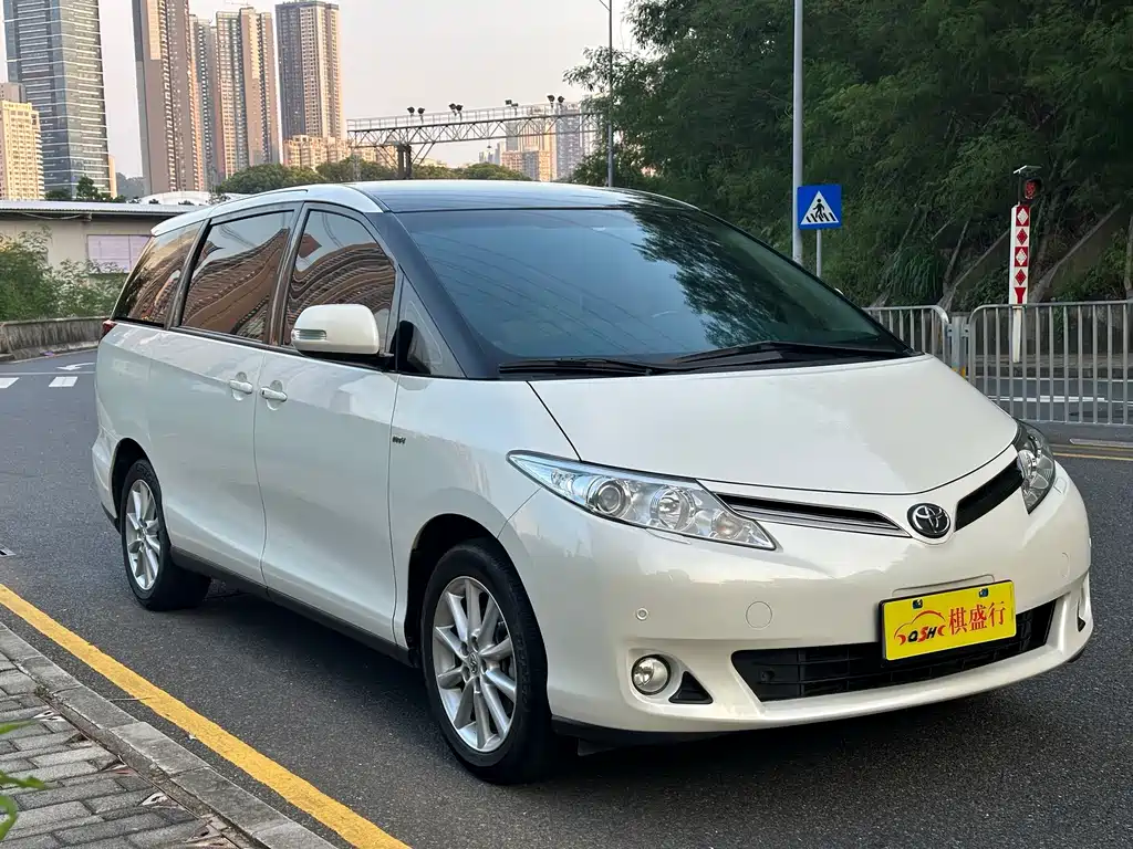Toyota Previa 2017 — фото 3