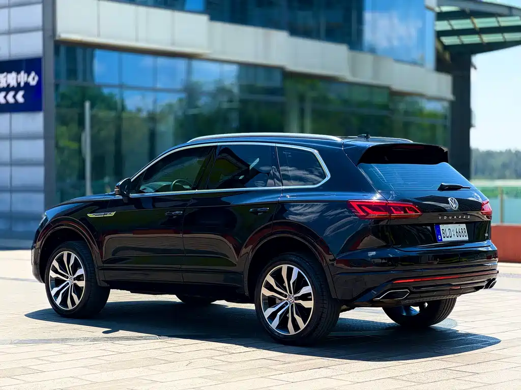 Volkswagen Touareg 2021 — фото 19