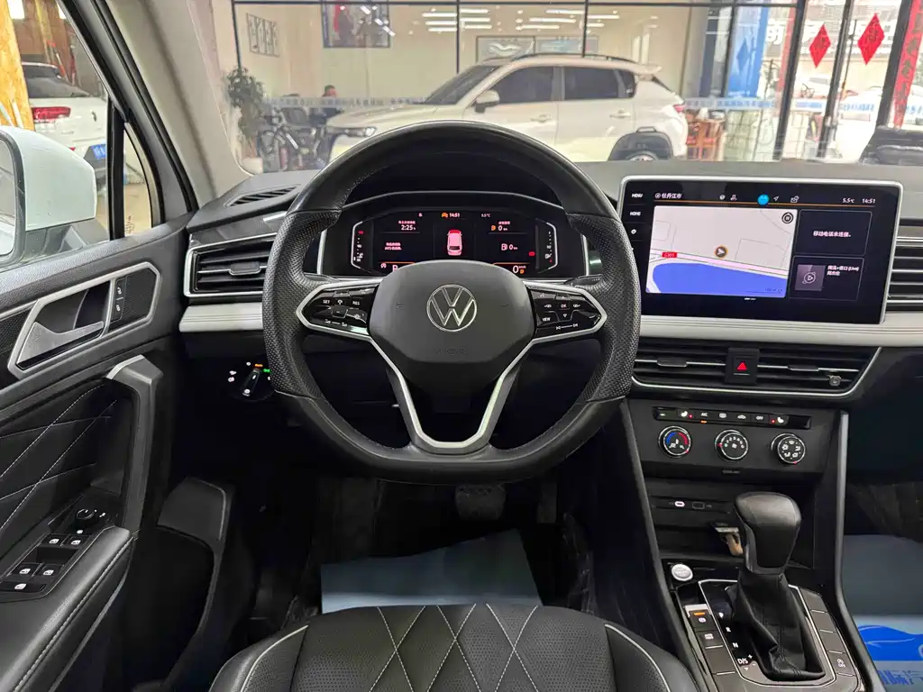 Volkswagen Tiguan L 2022 — фото 16