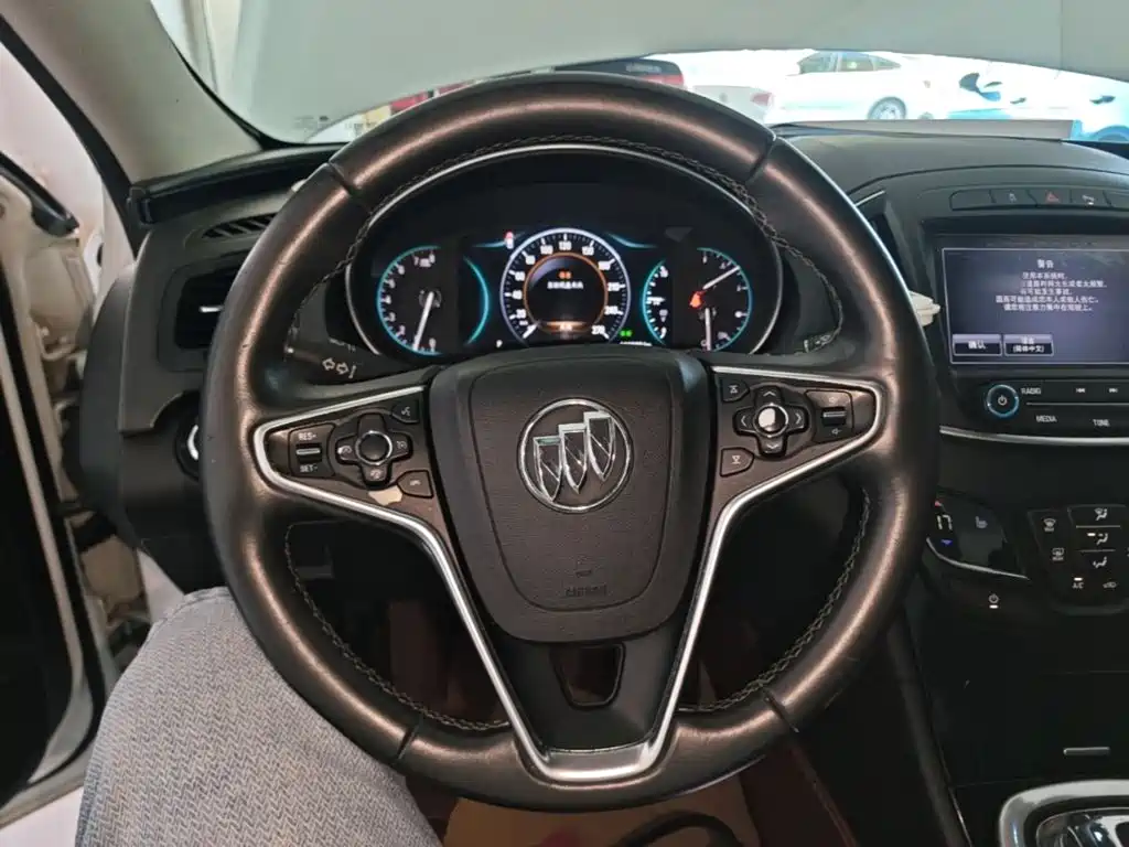 Buick Regal 2015 — фото 11