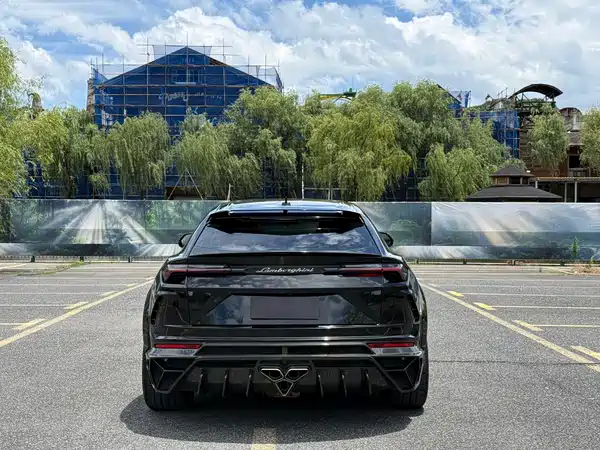 Lamborghini Urus 2021