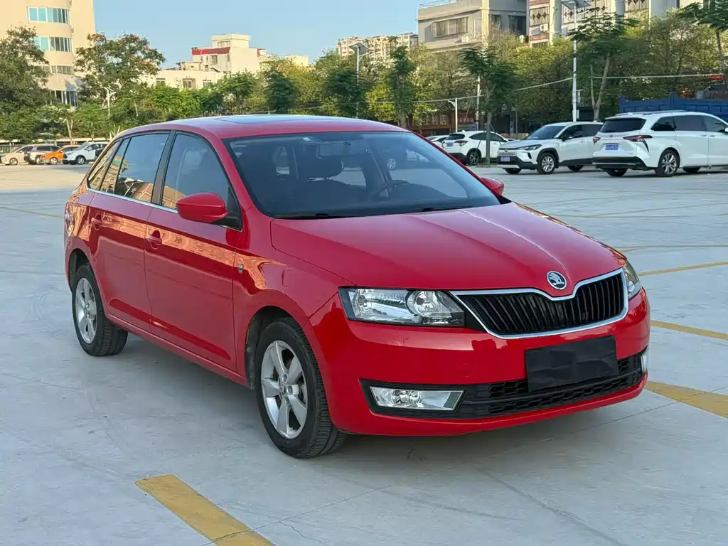 Skoda Rapid Spaceback 2016 — фото 3