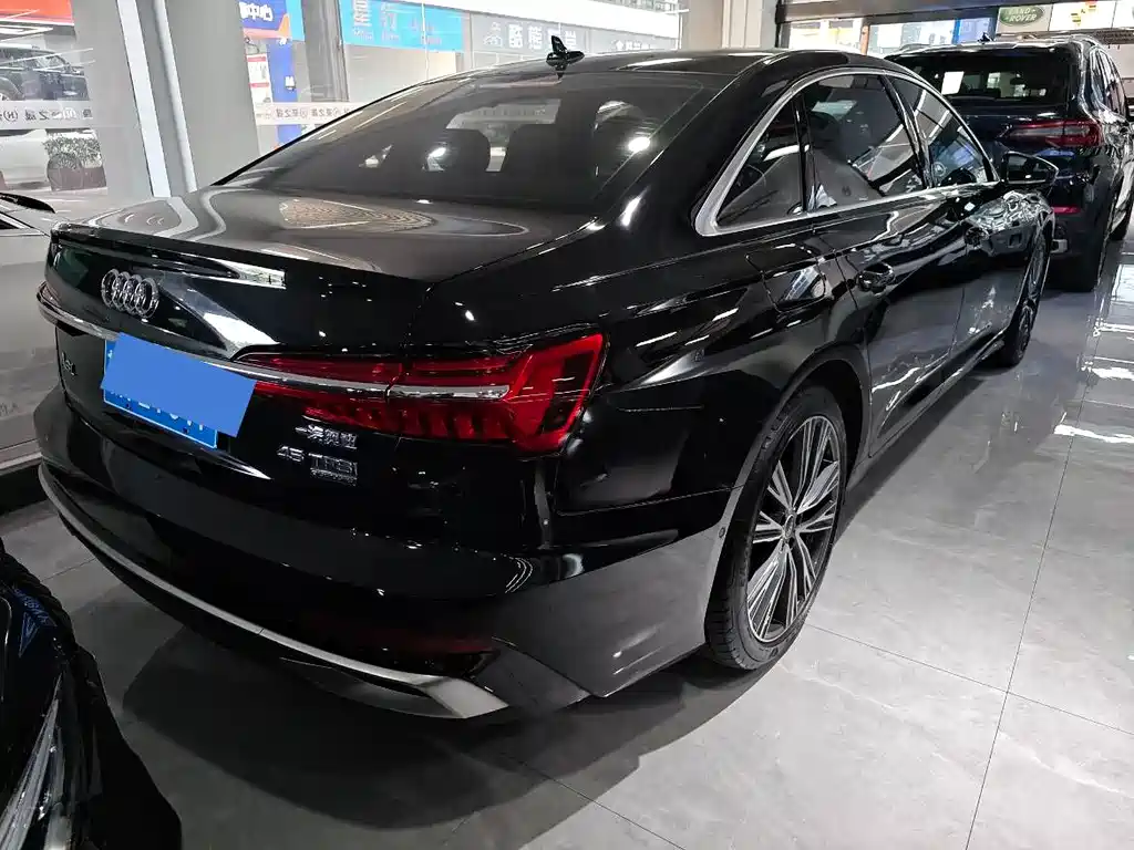 Audi A6L 2023 — фото 17