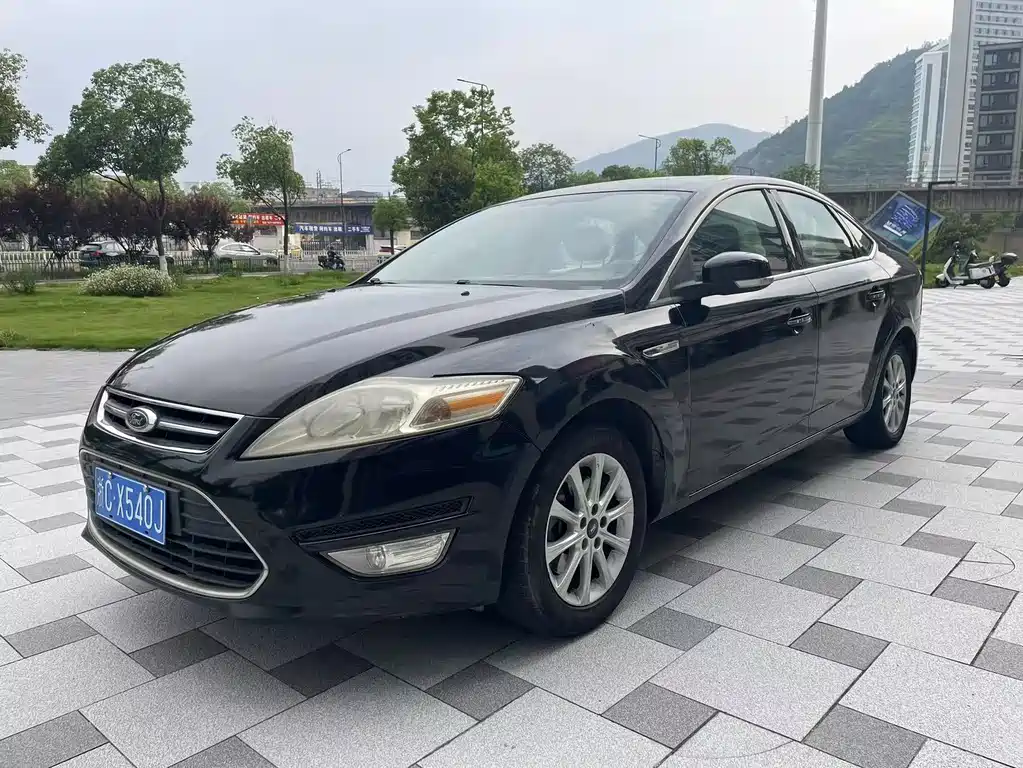 Ford Mondeo 2013 — фото 1