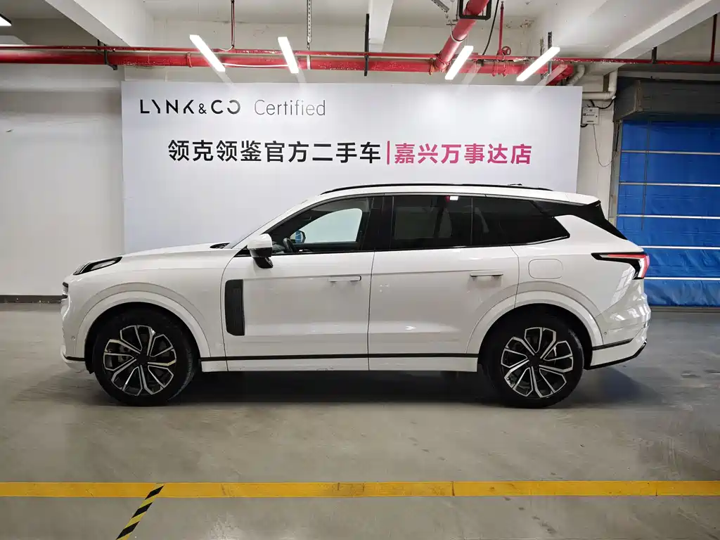 Lynk & Co 09 EM-P 2022 — фото 13