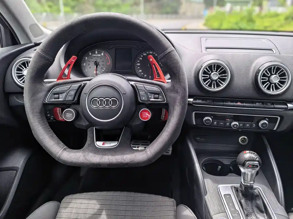 Audi A3 2019 — фото 13