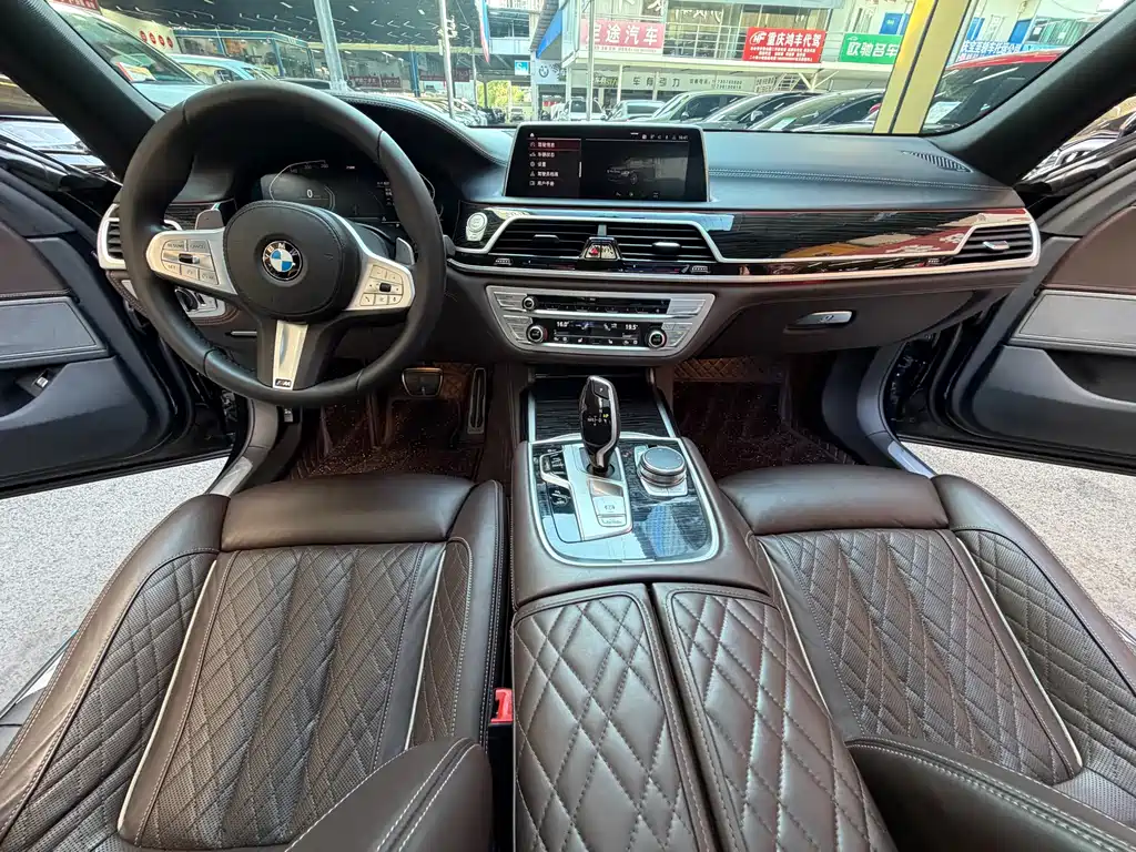 BMW 7 Series 2021 — фото 20