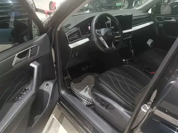 Volkswagen Tiguan L 2024