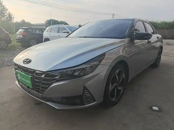 Hyundai Elantra 2023