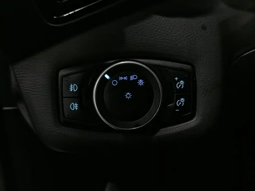 Ford Kuga 2016 — фото 21