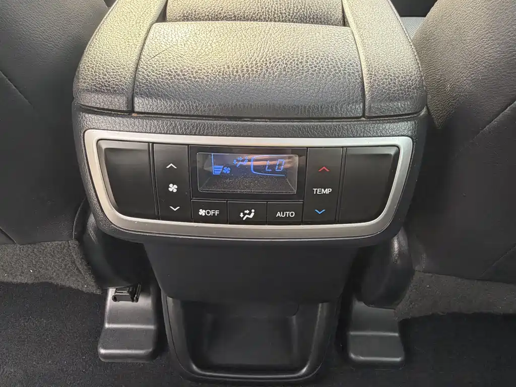 Toyota Highlander 2017 — фото 12