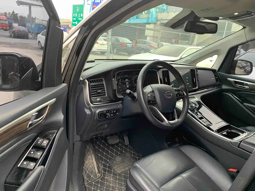 GAC Motor Trumpchi M8 2021 — фото 7