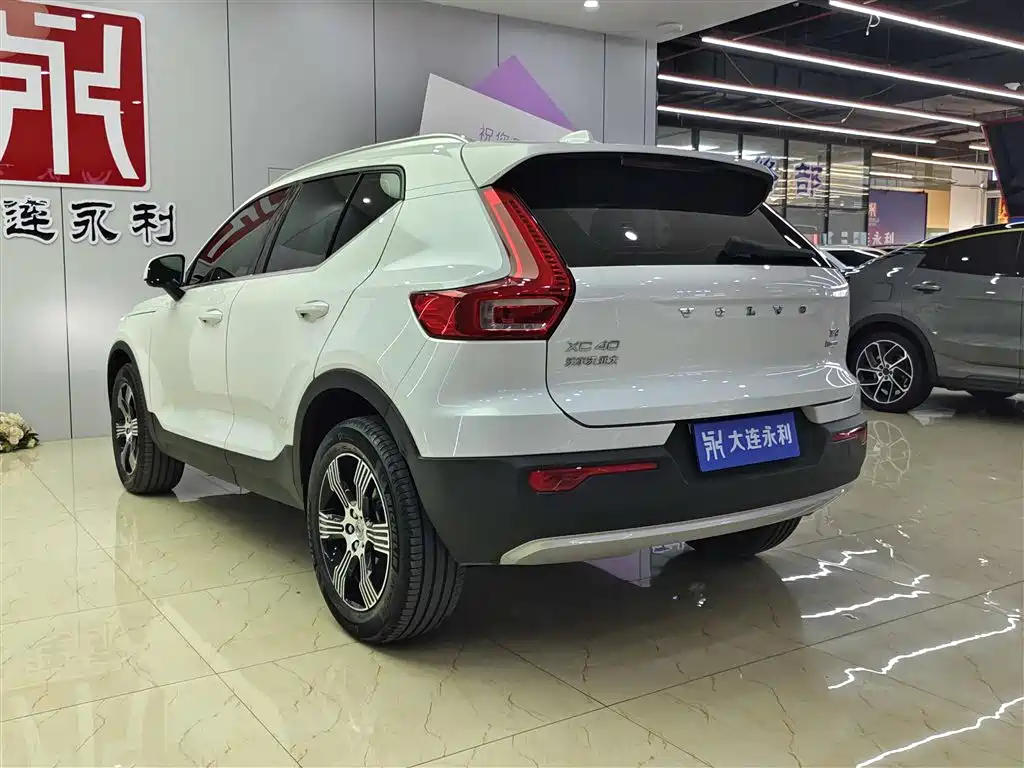 Volvo XC40 2020 — фото 4