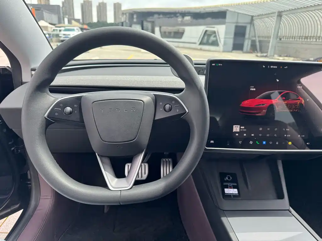 Tesla Model 3 2025 — фото 16