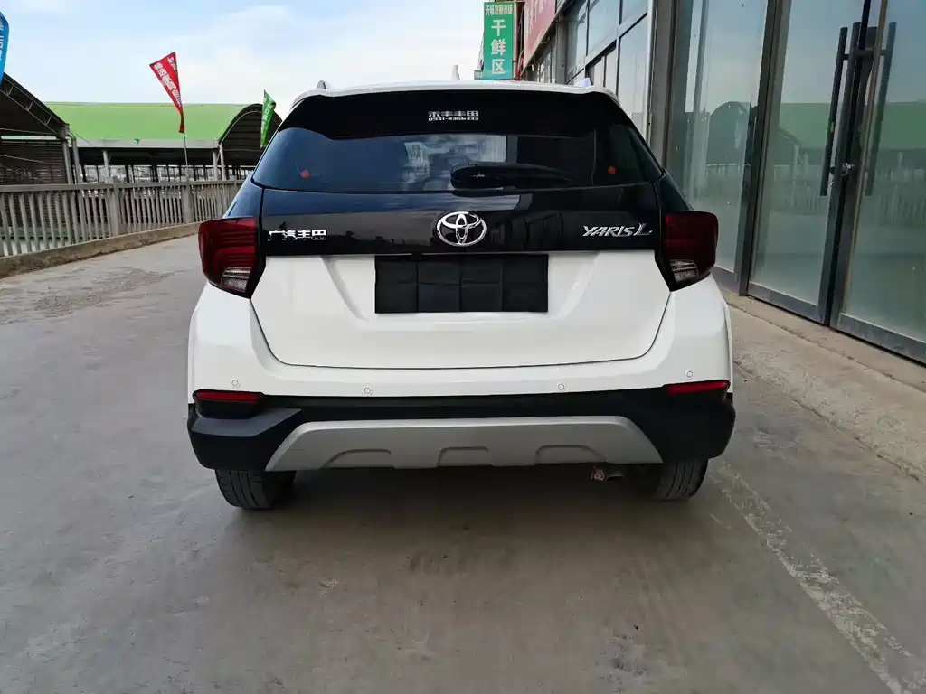 Toyota Yaris L 2021 — фото 5