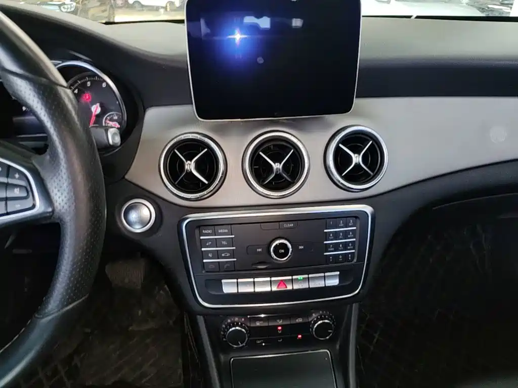 Mercedes-Benz CLA 2018 — фото 13