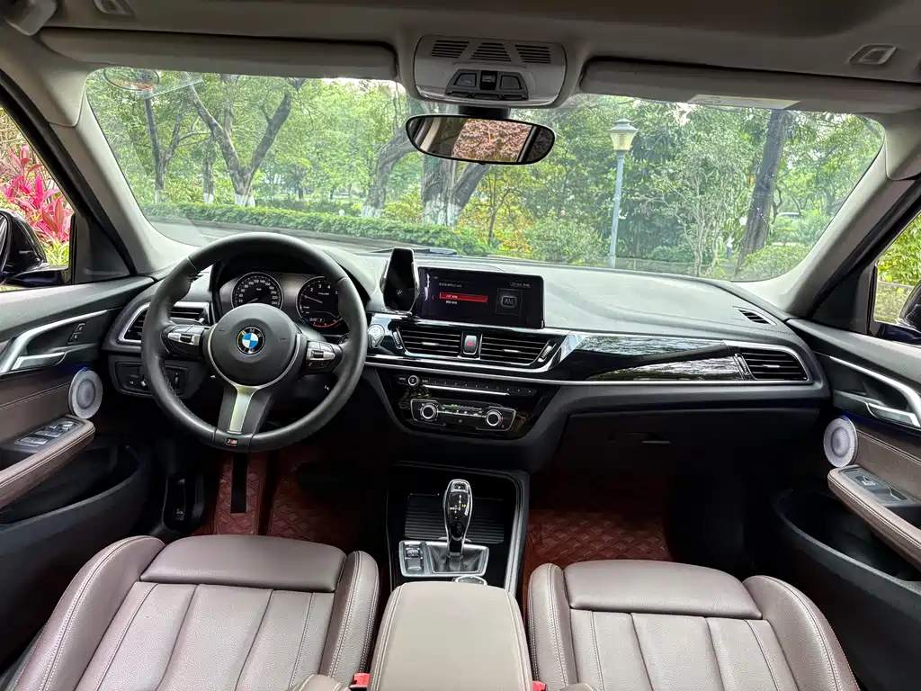 BMW 1 Series 2021 — фото 12