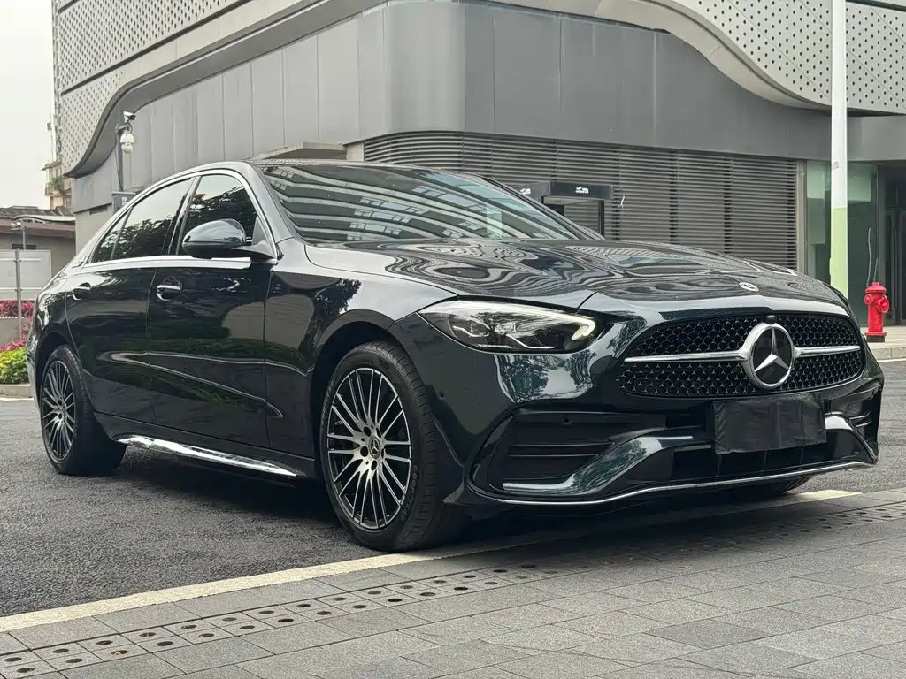 Mercedes-Benz C-Class 2023 — фото 3