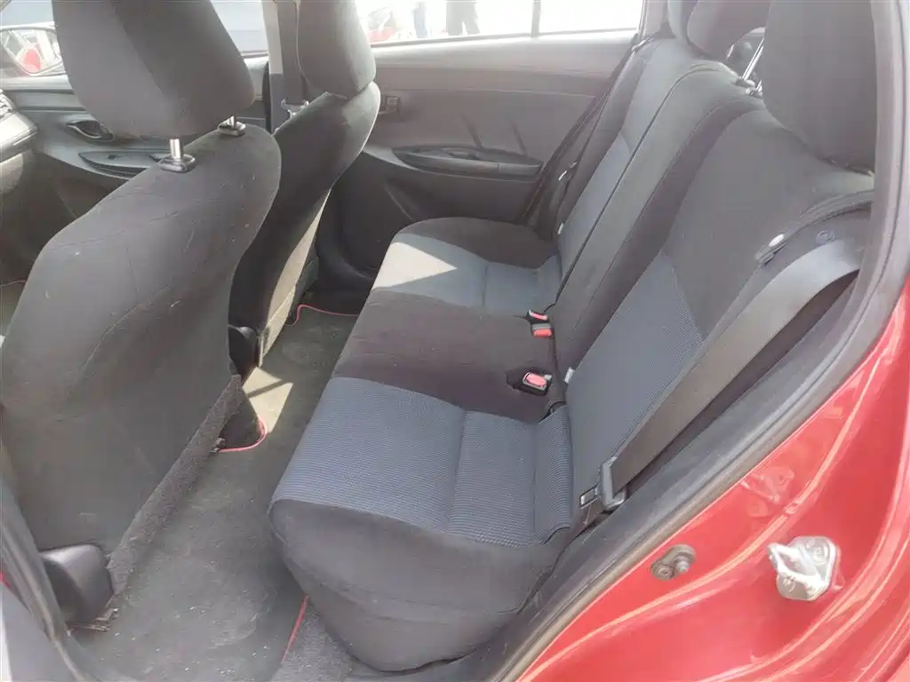 Toyota Yaris L 2016 — фото 17