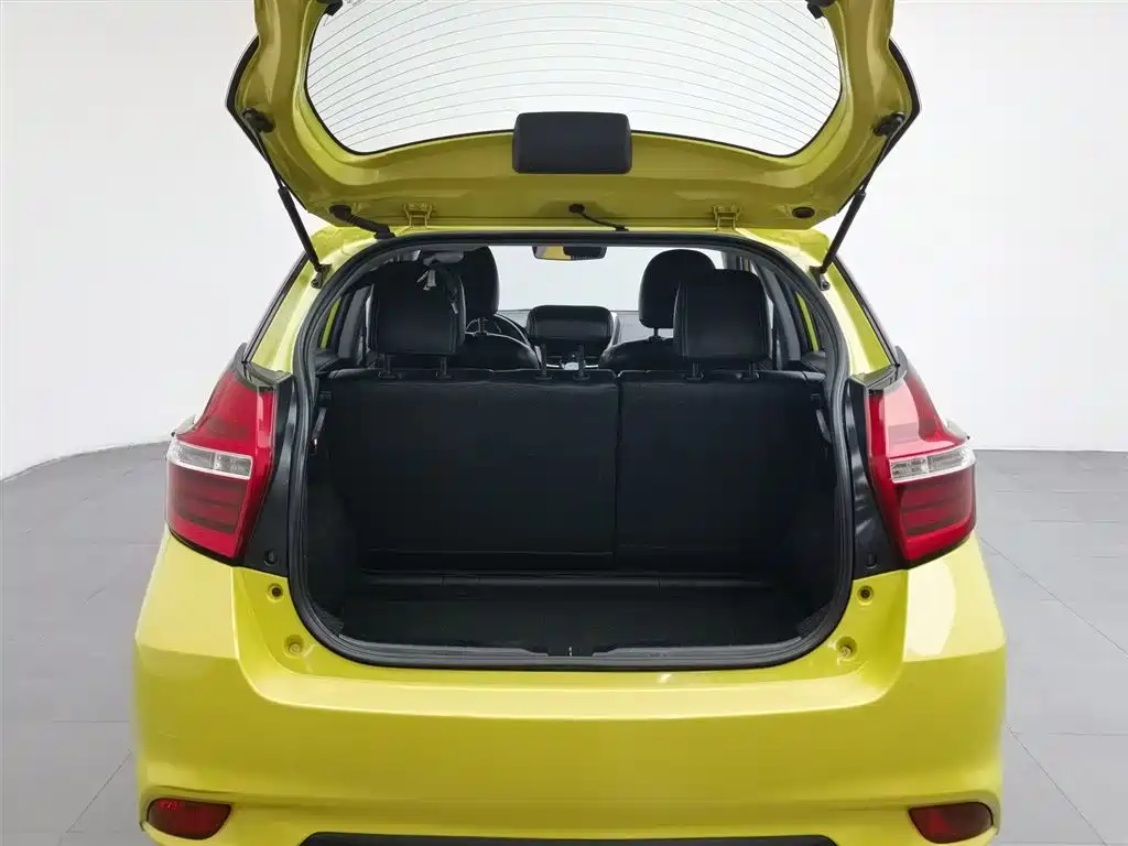 Toyota Yaris L 2019 — фото 16
