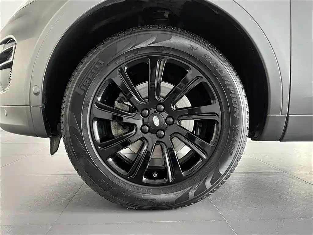 Land Rover Discovery Sport 2018 — фото 14