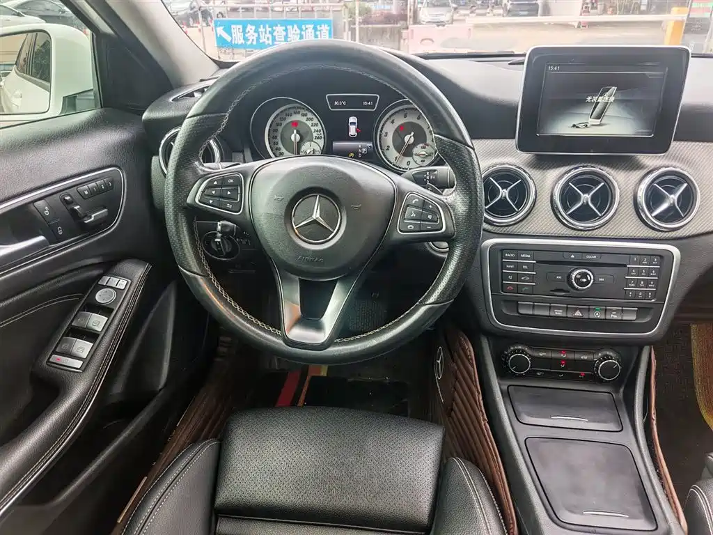 Mercedes-Benz GLA 2016 — фото 10
