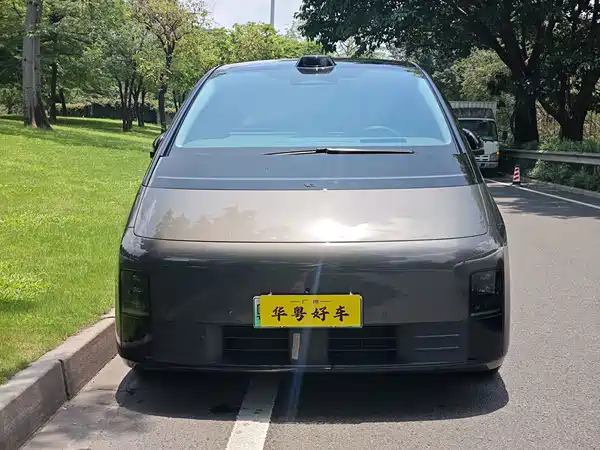 Li Auto MEGA 2024