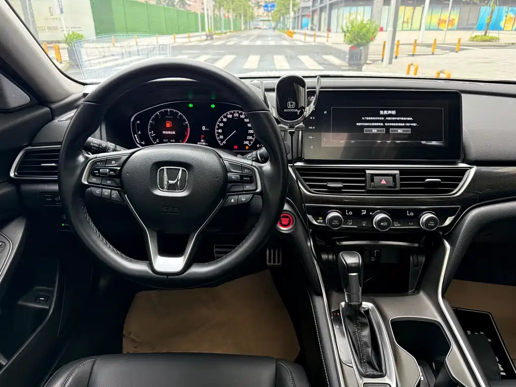 Honda Accord 2023 — фото 11