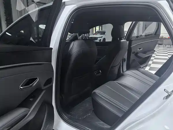 BYD Qin L 2026