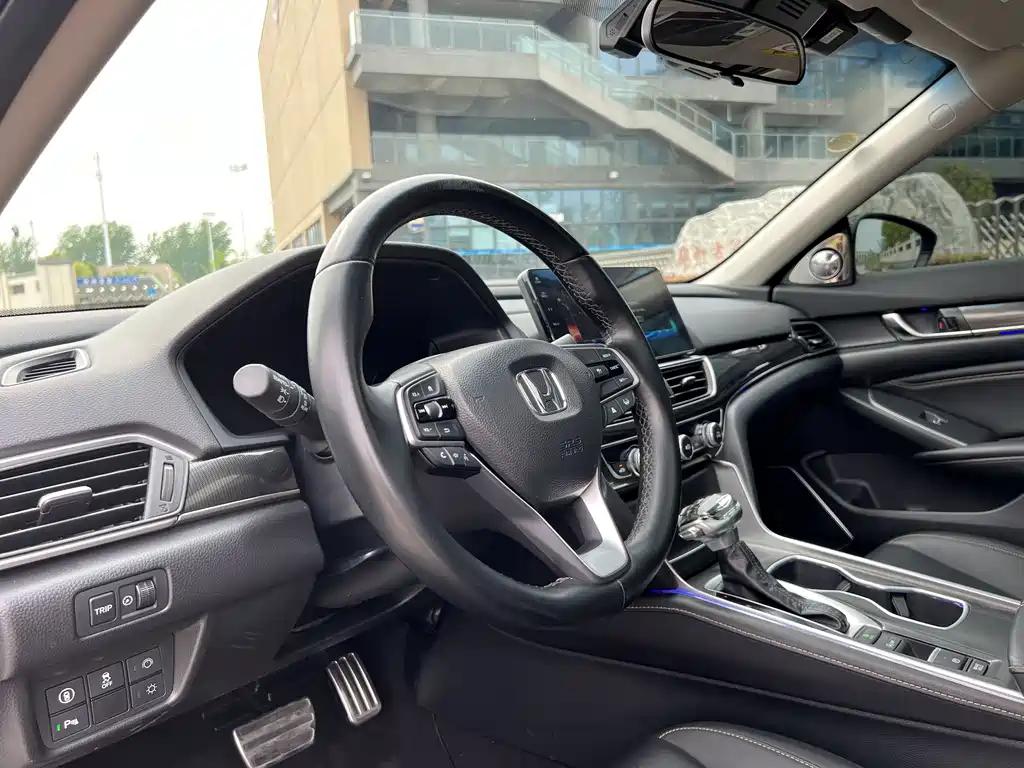 Honda Accord 2023 — фото 11