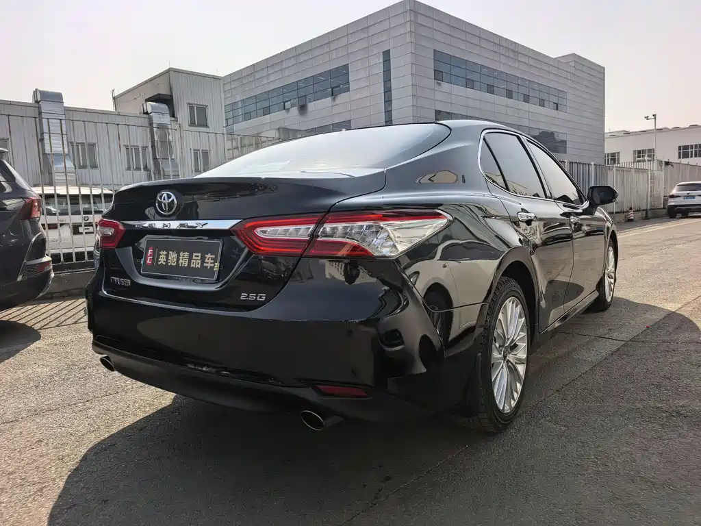 Toyota Camry 2019 — фото 4